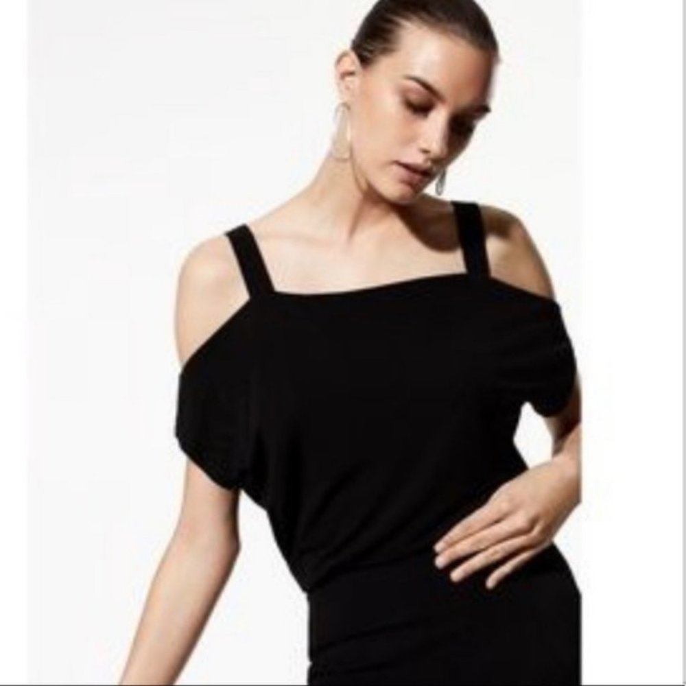 Aritzia Babaton black cold shoulder top size Small
